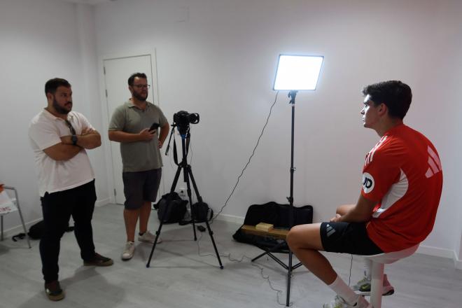 Juanlu, en su entrevista con ElDesmarque (Foto: Kiko Hurtado).
