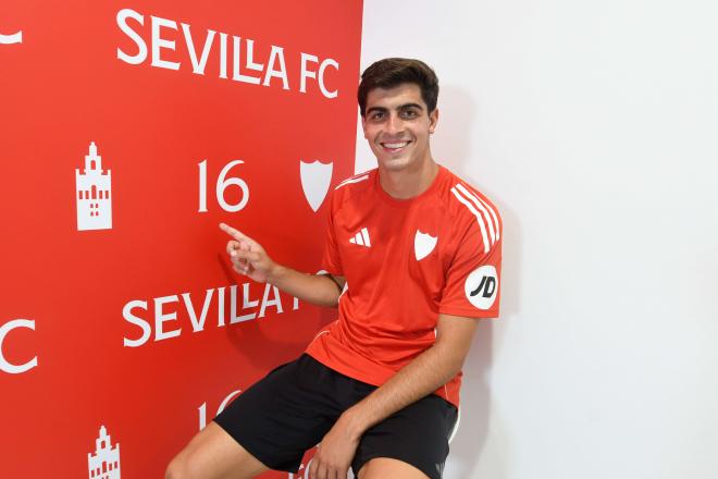 Juanlu, en su entrevista con ElDesmarque (Foto: Kiko Hurtado).