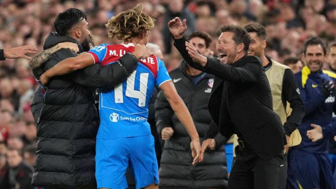 Simeone celebra un gol de Marcos Llorente (Cordon Press)