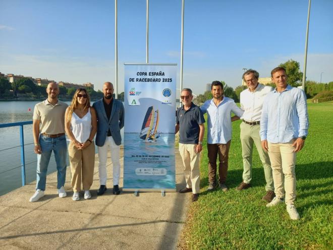 Presentación de la Copa de España de Raceboard de Windsurf en el CEAR La Cartuja.