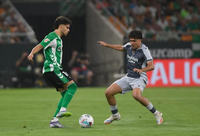 Abde y Aramburu, en el Betis - Real Sociedad (Foto: Kiko Hurtado).