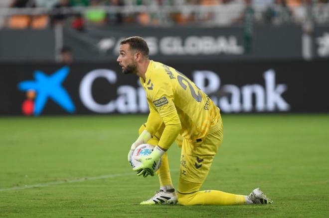 Pau López, en el Betis-Real Sociedad (Foto: Kiko Hurtado).