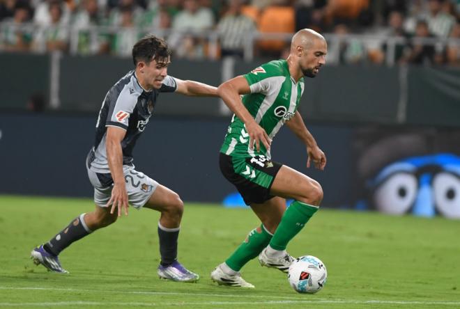 Amrabat, en el Betis-Real Sociedad (Foto: Kiko Hurtado).