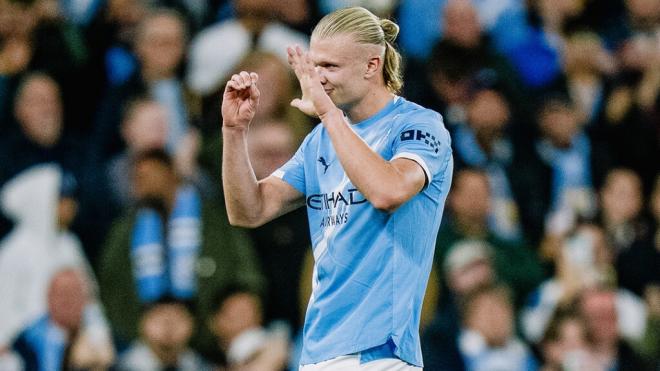 Erling Haaland celebrando su gol 50 en Champions (Manchester City)