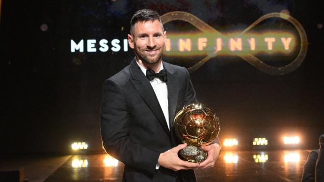 Leo Messi con su octavo Balón de Oro (Cordon Press)