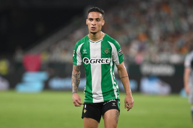 Antony, ante la Real Sociedad (Foto: Kiko Hurtado)