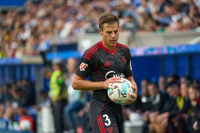 César Azpilicueta, ante el Alavés (Foto: Cordon Press).