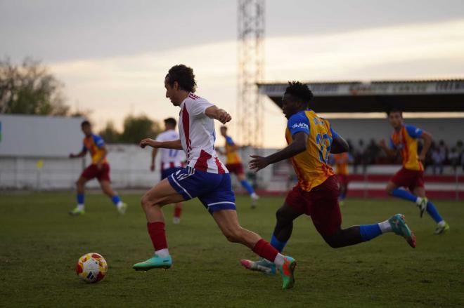 El VCF Mestalla vuelve a perder tras adelantarse en el marcador (Foto: Barbastro)
