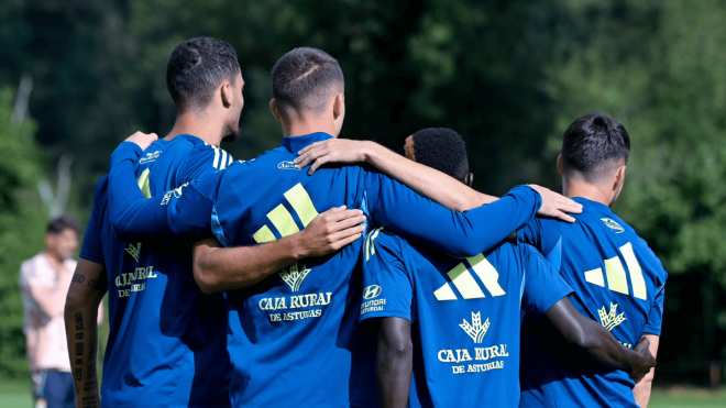 Los jugadores del Real Oviedo, en un entrenamiento (Foto: RO).