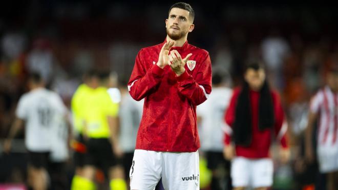 Oihan Sancet agradece el apoyo en Mestalla ante el Valencia (Foto: Athletic Club).