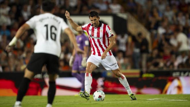 El central Dani Vivian la juega en Mestalla ante el Valencia CF (Foto: Athletic Club).