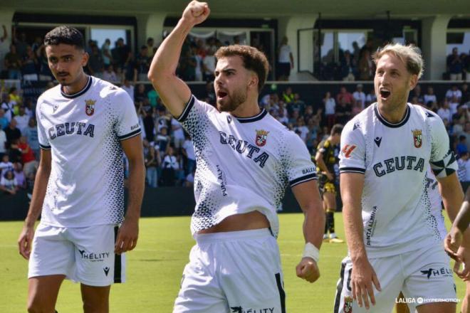 Marcos Fernández, celebrando su gol ante el Zaragoza (Foto: LALIGA).