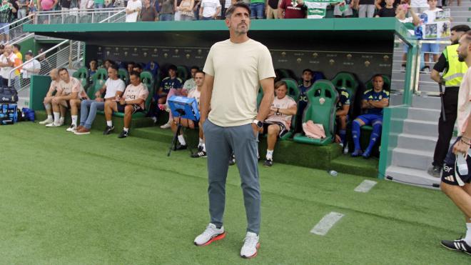 Veljko Paunovic, en el Martínez Valero (Foto: LALIGA).