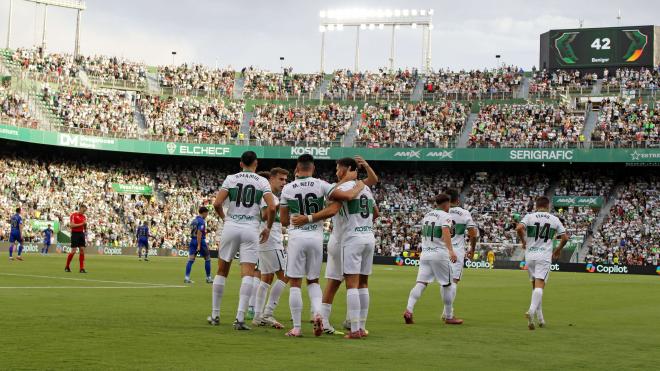 Gol del Elche ante el Real Oviedo (Foto: LALIGA).