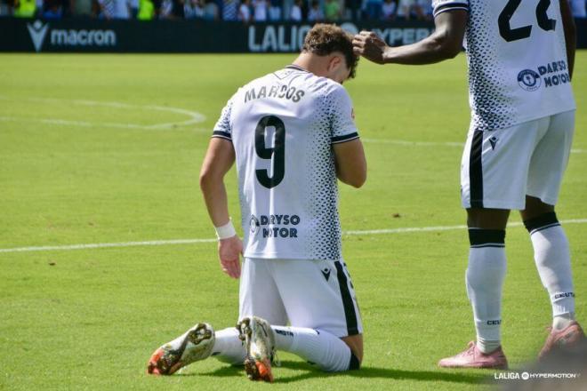 Marcos Fernández, celebrando su gol ante el Zaragoza (Foto: LALIGA).