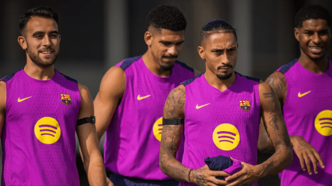 Eric García, Araujo, Raphinha y Rashford, en una sesión del Barcelona (Foto: FCB).