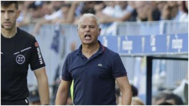Sergio Pellicer, durante el Málaga - Cádiz. (LaLiga Hypermotion)