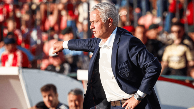 José Mourinho, en su debut con el Benfica.