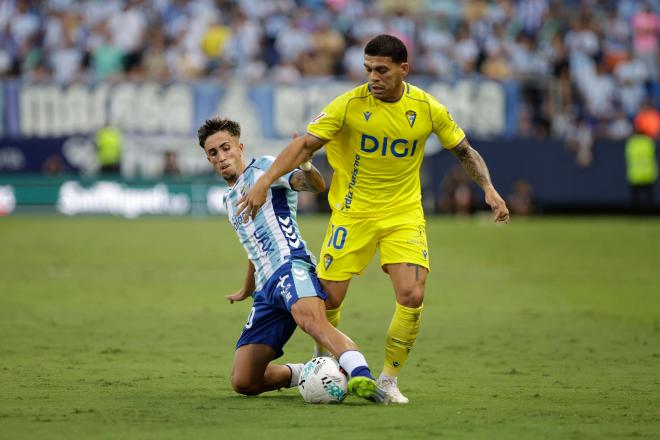 Brian Ocampo, durante el Málaga-Cádiz (Foto: LaLiga).