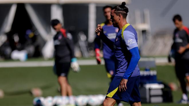 José María Giménez en su vuelta a los entrenamientos del Atlético de Madrid ('X' @Atleti)