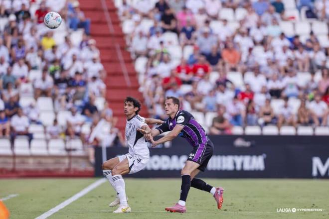 Latasa pugna con Vallejo.