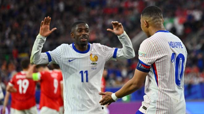 Mbappé y Dembélé celebrando un gol con Francia (Cordon Press)