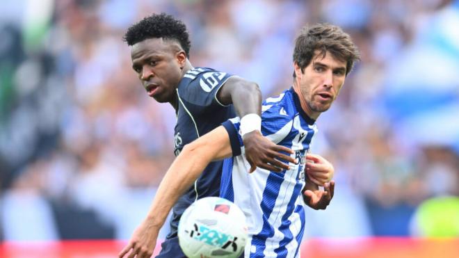 Vinicius y Elustondo en el Real Sociedad - Real Madrid (Fuente: Cordon Press)
