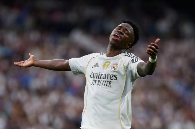 Vinicius Jr. se lamenta tras una acción en el Real Madrid-Espanyol (Foto: Cordon Press).