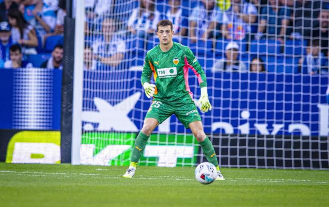 Julen Agirrezabala, en el Espanyol-Valencia CF (Foto: Valencia CF)