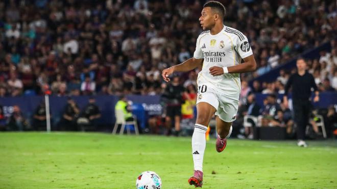 Kylian Mbappé durante el Levante-Real Madrid (foto: Cordon Press).