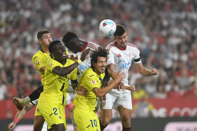 Kike Salas, ante el Villarreal (Foto: Kiko Hurtado).