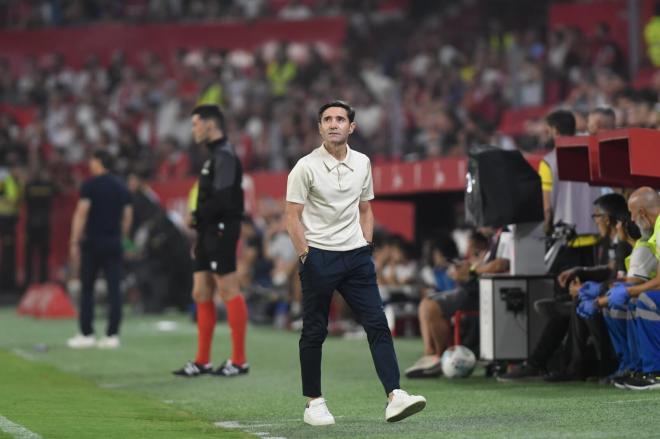 Marcelino, ante el Sevilla (Foto: Kiko Hurtado).