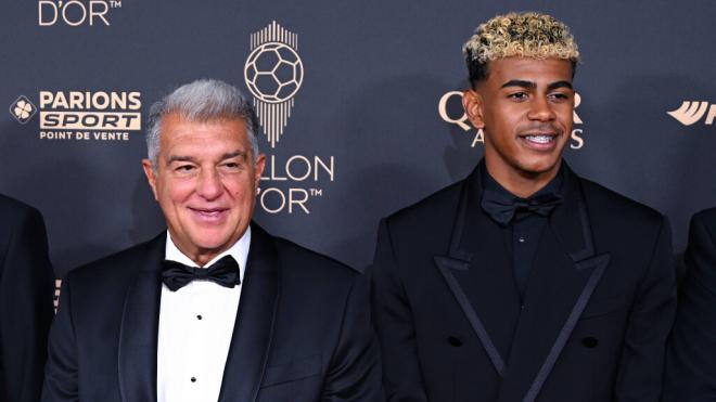 Joan Laporta y Lamine Yamal en la gala del Balón de Oro (Fuente: Cordon Press)