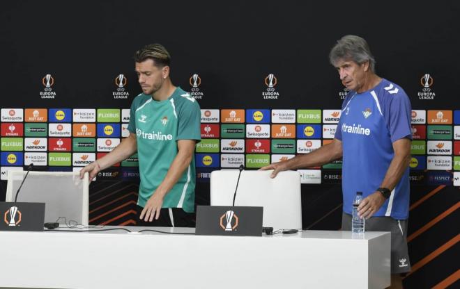 Lo Celso y Manuel Pellegrini, en rueda de prensa del Real Betis (FOTO: Kiko Hurtado).