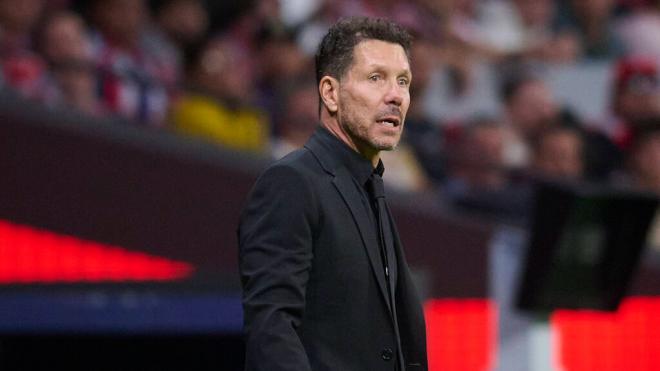 Diego Simeone, durante el Atlético-Rayo Vallecano (foto: Cordon Press).