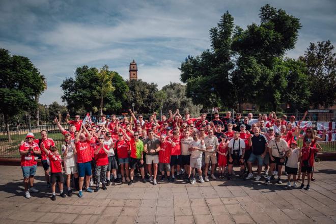 La afición del Nottingham Forest en Sevilla (Foto: NFFC)