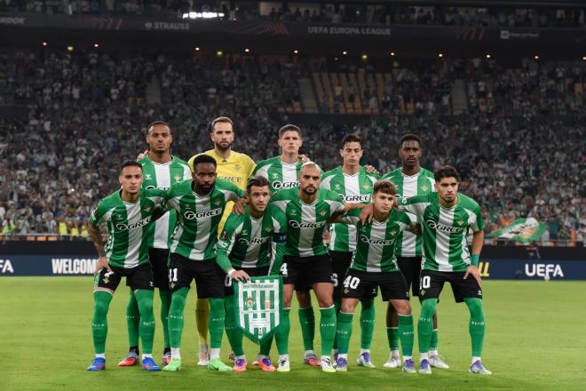 El once del Betis ante el Nottingham Forest (Foto: Kiko Hurtado).