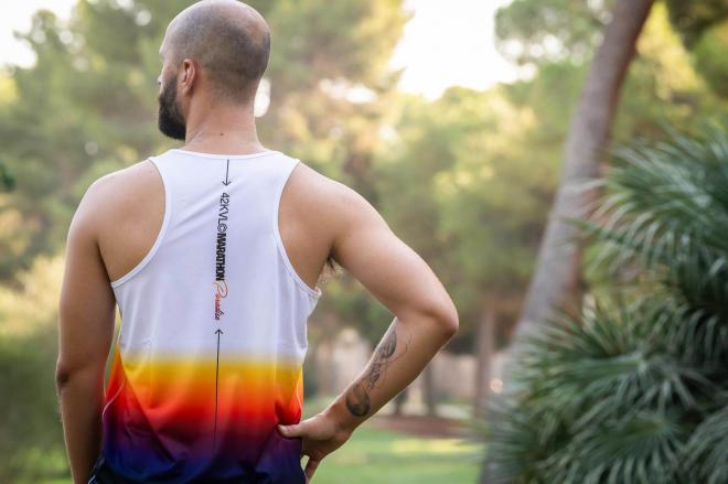 Camiseta oficial del Maratón Valencia 2025