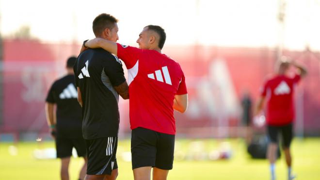 Joan Jordán, entrenando con el Sevilla (Foto: SFC).