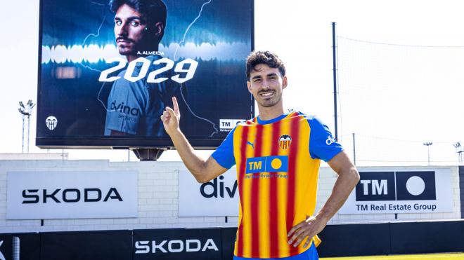 André Almeida renueva con el Valencia CF (Foto: Valencia CF)