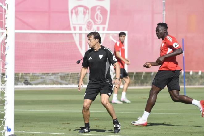 Almeyda, en el entrenamiento del viernes (Foto: Kiko Hurtado).