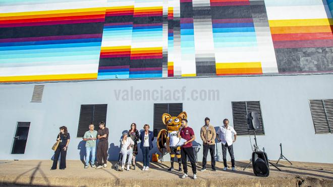 Mural de Felipe Pantone por la DANA en Benetússer (Foto: Valencia CF)