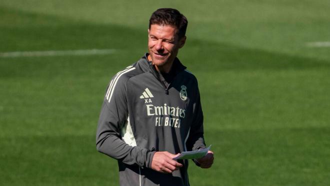 Xabi Alonso en un entrenamiento del Madrid (Cordon Press)
