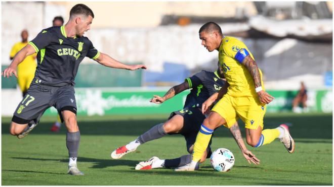 Imágenes de un Cádiz - Ceuta de pretemporada. (@CadizCF)