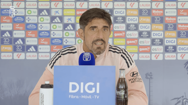 Veljko Paunovic, en rueda de prensa con el Real Oviedo.