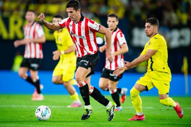 Dani Vivian la lleva ante el Villarreal en La Cerámica (Foto: Athletic Club).
