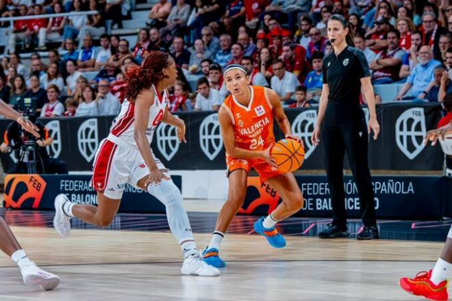 Casademont Zaragoza nuevo campeón de la Supercopa tras dominar al Valencia Basket (68-79)