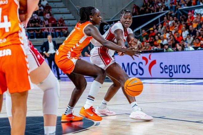 Casademont Zaragoza nuevo campeón de la Supercopa tras dominar al Valencia Basket (68-79)