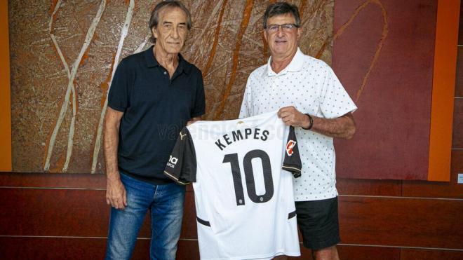 Mario Alberto Kempes con el 10 (Foto: Valencia CF)