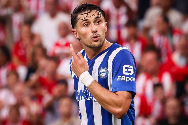 Facundo Garcés, en un partido del Deportivo Alavés (FOTO: Cordón Press).